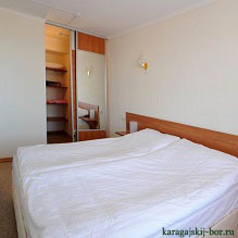 Фото: санаторий Карагайский бор Номер повышенной комфортности 2-х местный 2-х комнатный, спальня